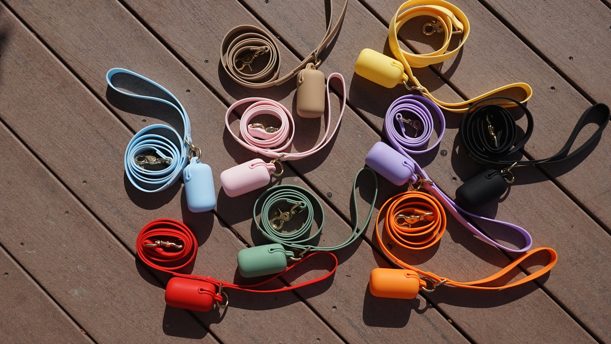 Waterproof poop bag pouch