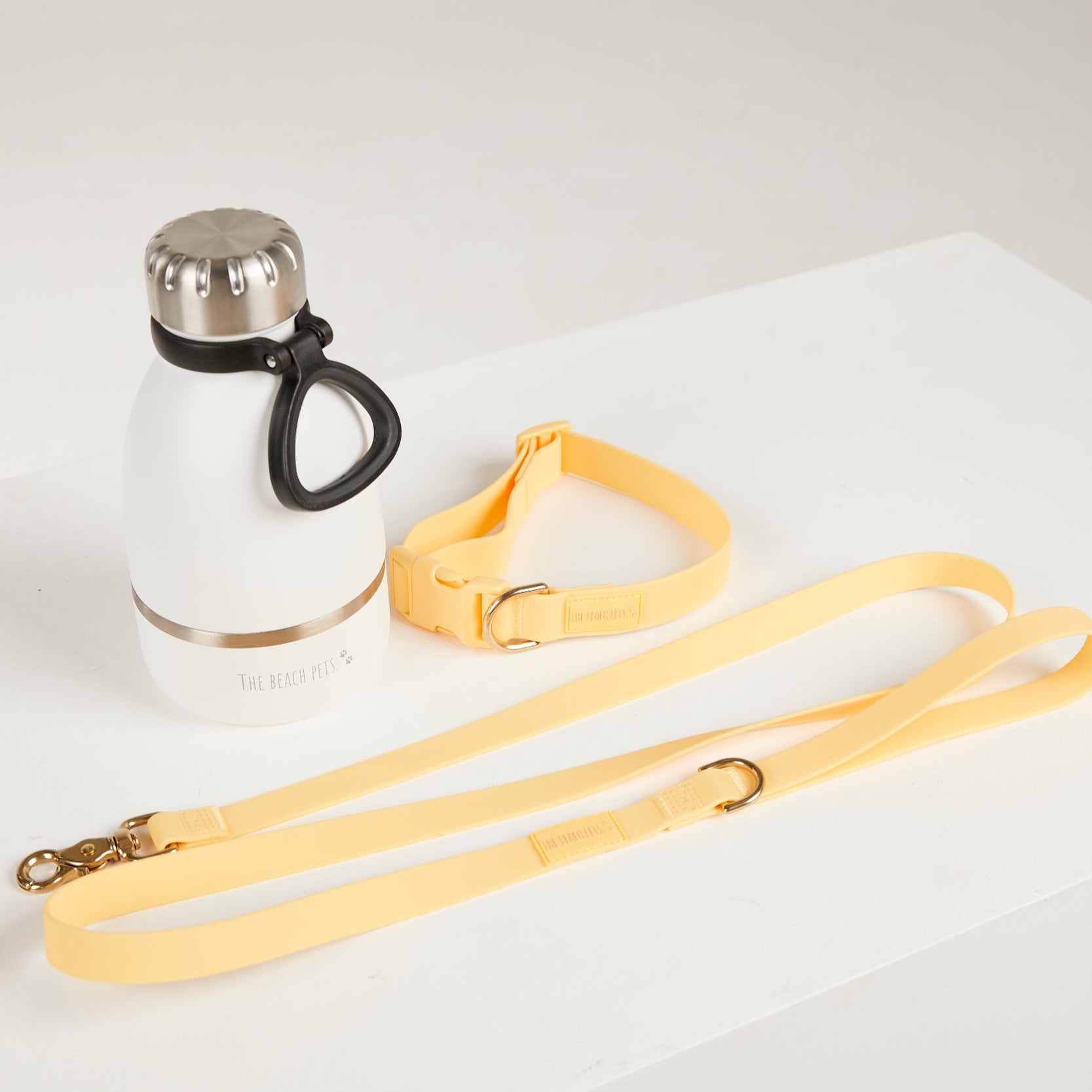 waterproof yellow lead and dog collar 
