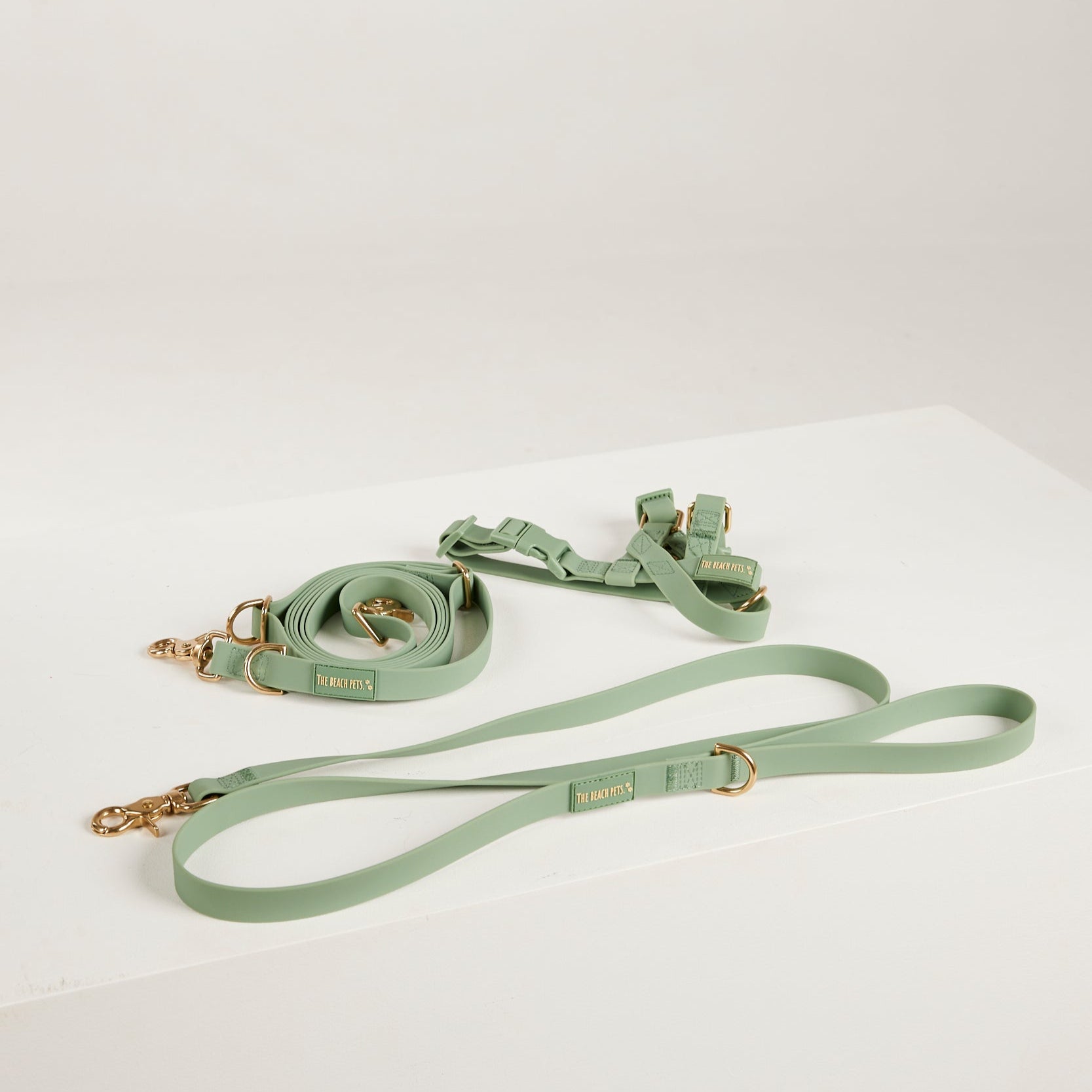 green waterproof dog lead, waterprood dog harness